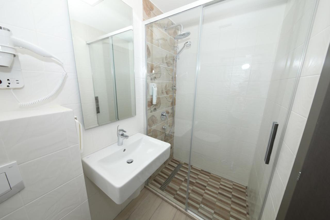 Hotel Delfin Mamaia Buitenkant foto