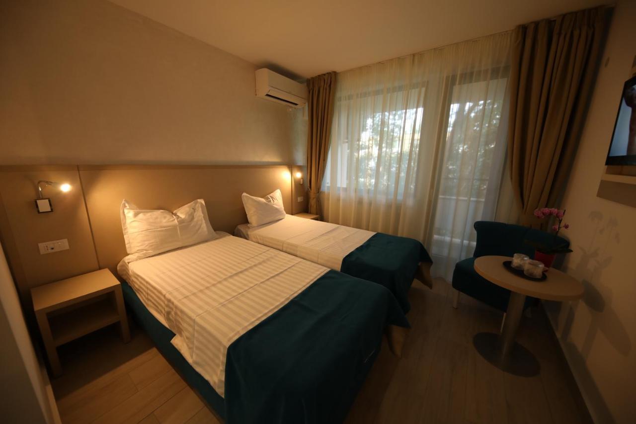 Hotel Delfin Mamaia Buitenkant foto