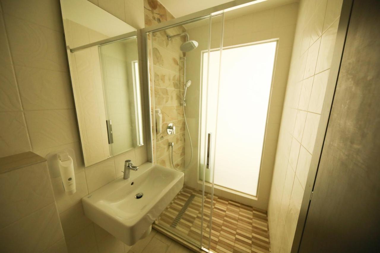 Hotel Delfin Mamaia Buitenkant foto