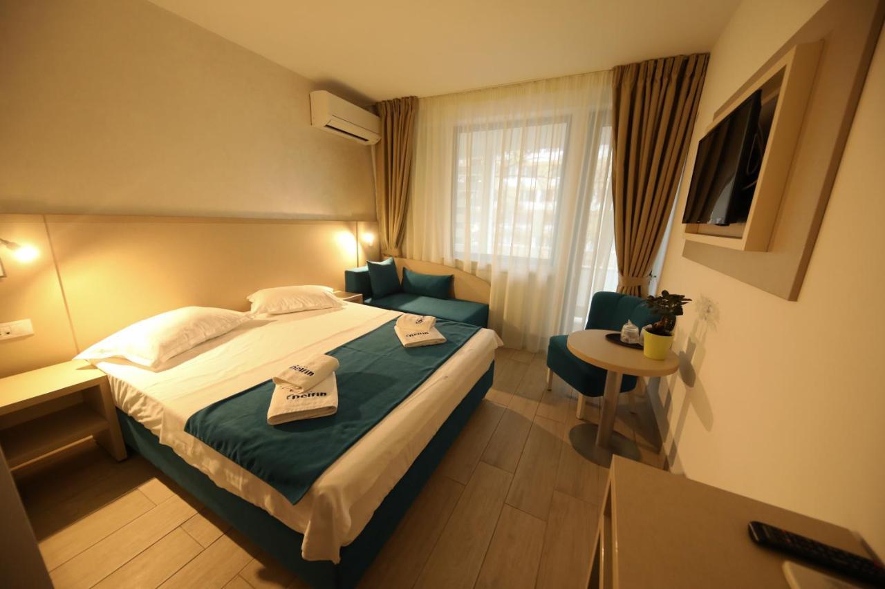 Hotel Delfin Mamaia Buitenkant foto