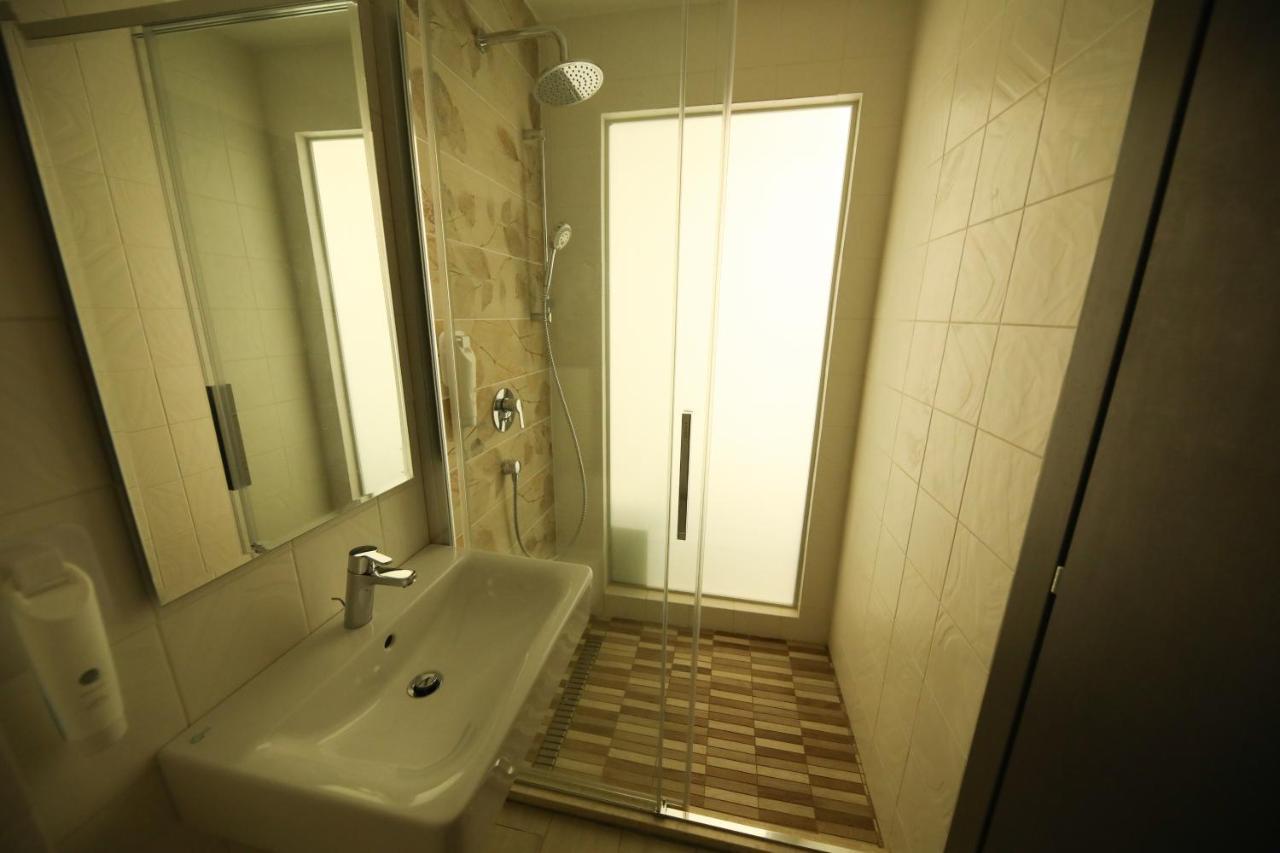 Hotel Delfin Mamaia Buitenkant foto