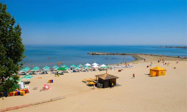 Hotel Delfin Mamaia Buitenkant foto