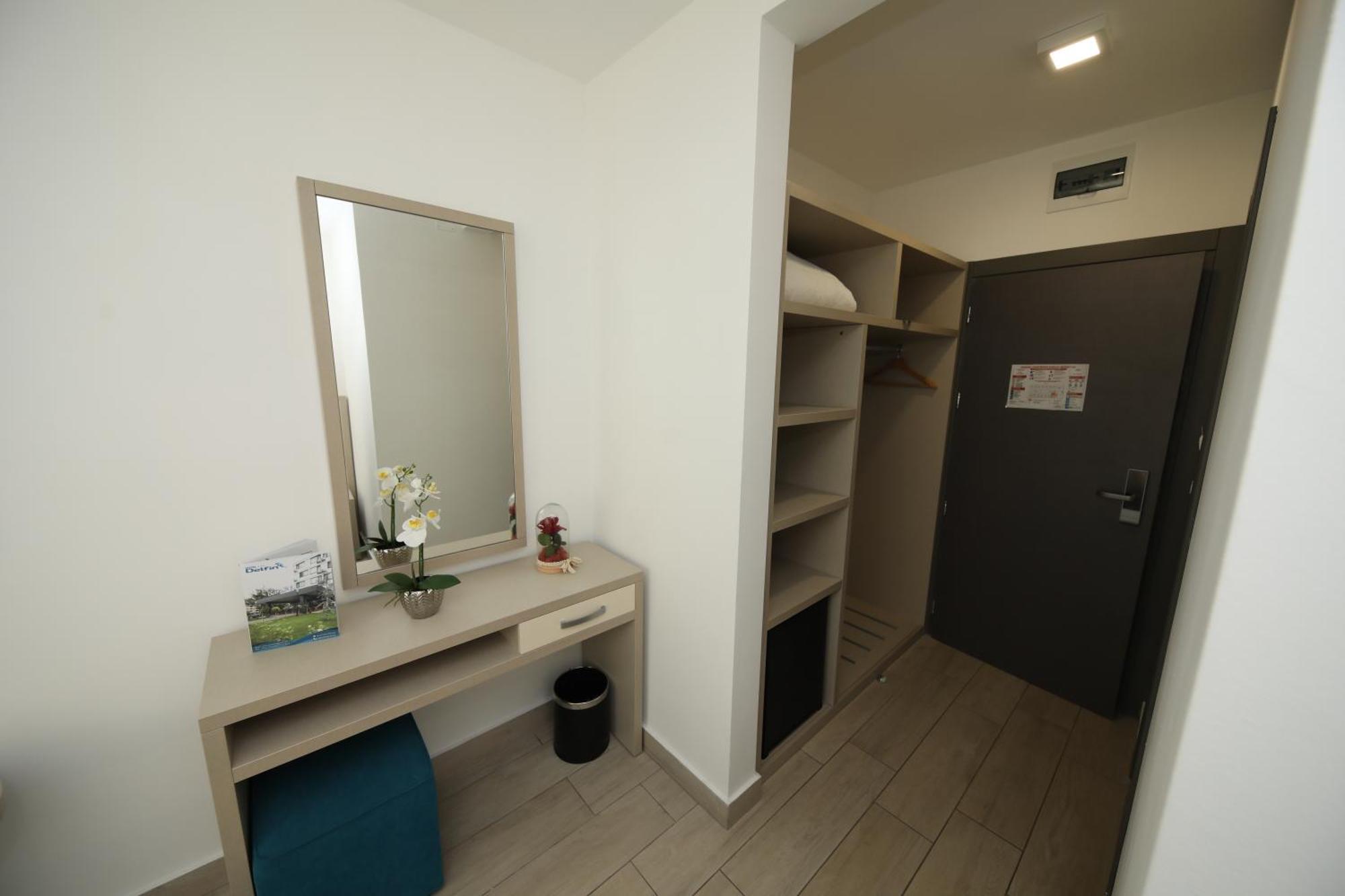 Hotel Delfin Mamaia Buitenkant foto