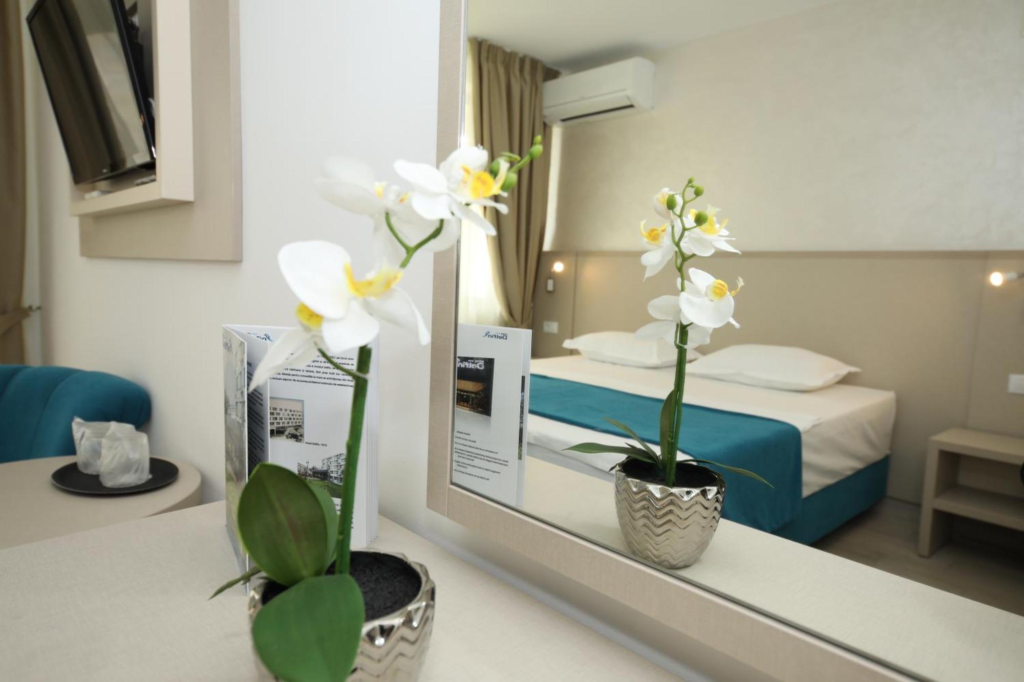 Hotel Delfin Mamaia Buitenkant foto