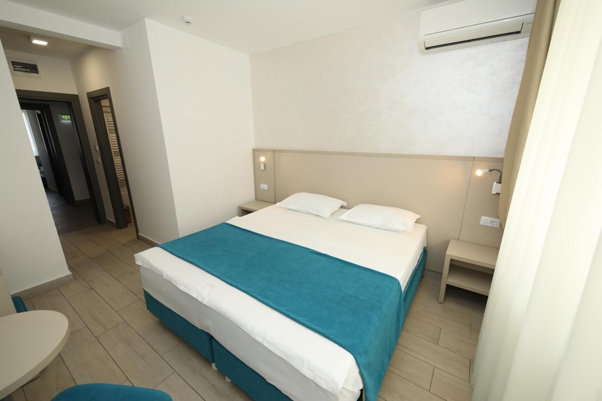 Hotel Delfin Mamaia Buitenkant foto